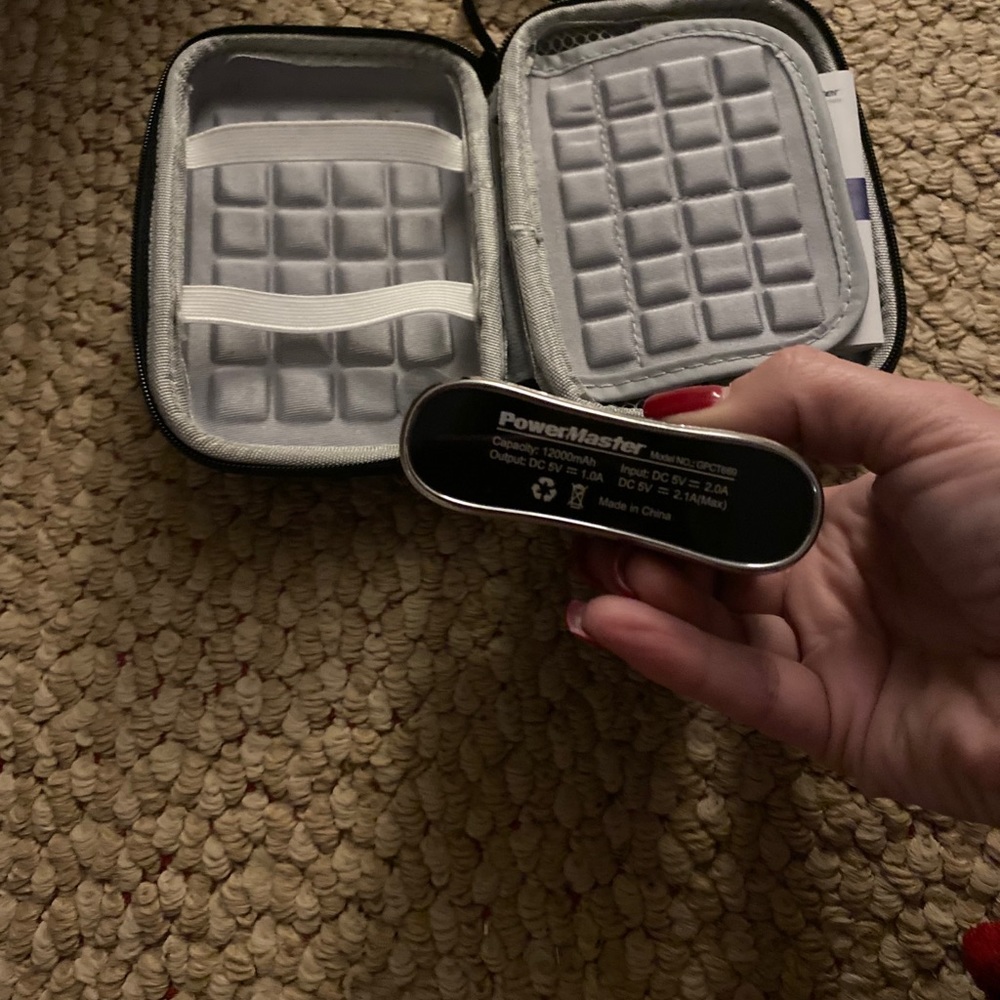 Power Bank & case - Picture 3 of 8